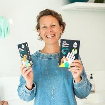 Laura Harnett