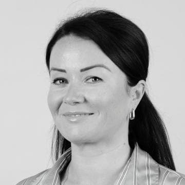 Suzy Knight